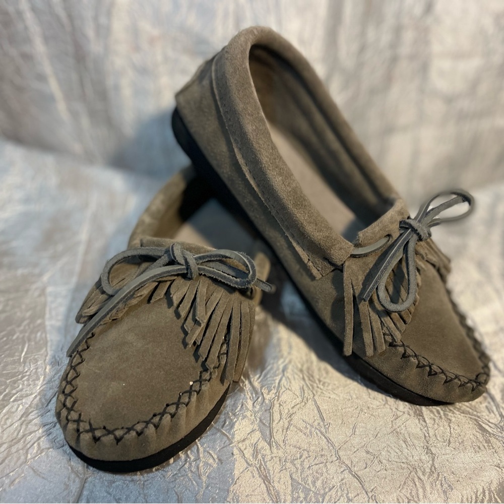 Laurentian Chief Canada eagle fringe moccasins gray